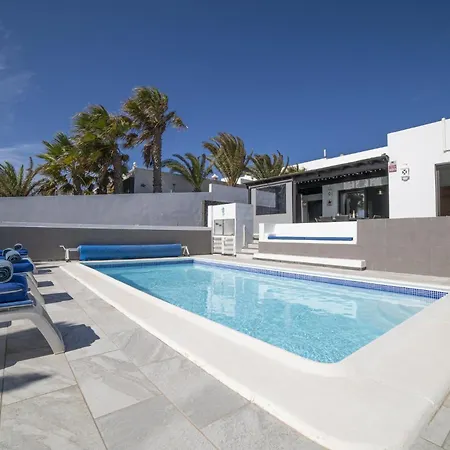 Exquisite Lanzarote Nova Vista 4 Bedrooms Spectacular Sea View וילה פלאיה בלנקה
